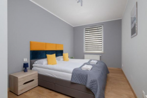 Osiedle Avia Family Apartment in Kraków with Balcony by Noclegi Renters, Kraków